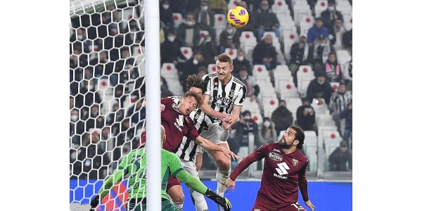 Matthijs de Ligt strzela pierwszą bramkę w Juventusie